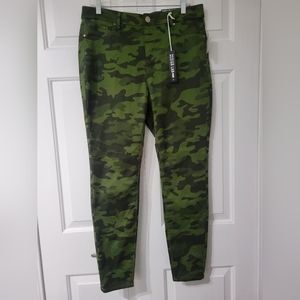 Design Lab N.W.T. camo skinny pant